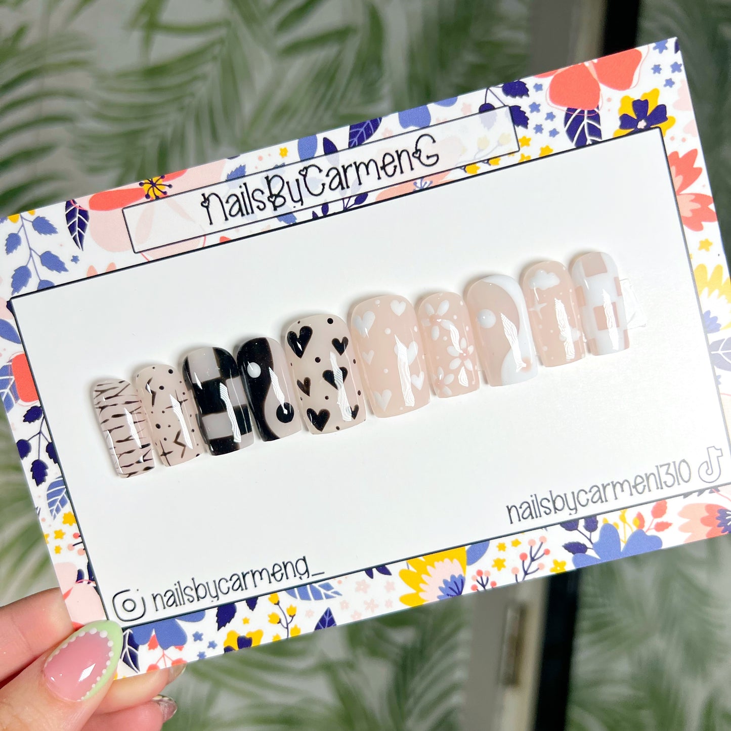 Black and white Acrylic Press on nail