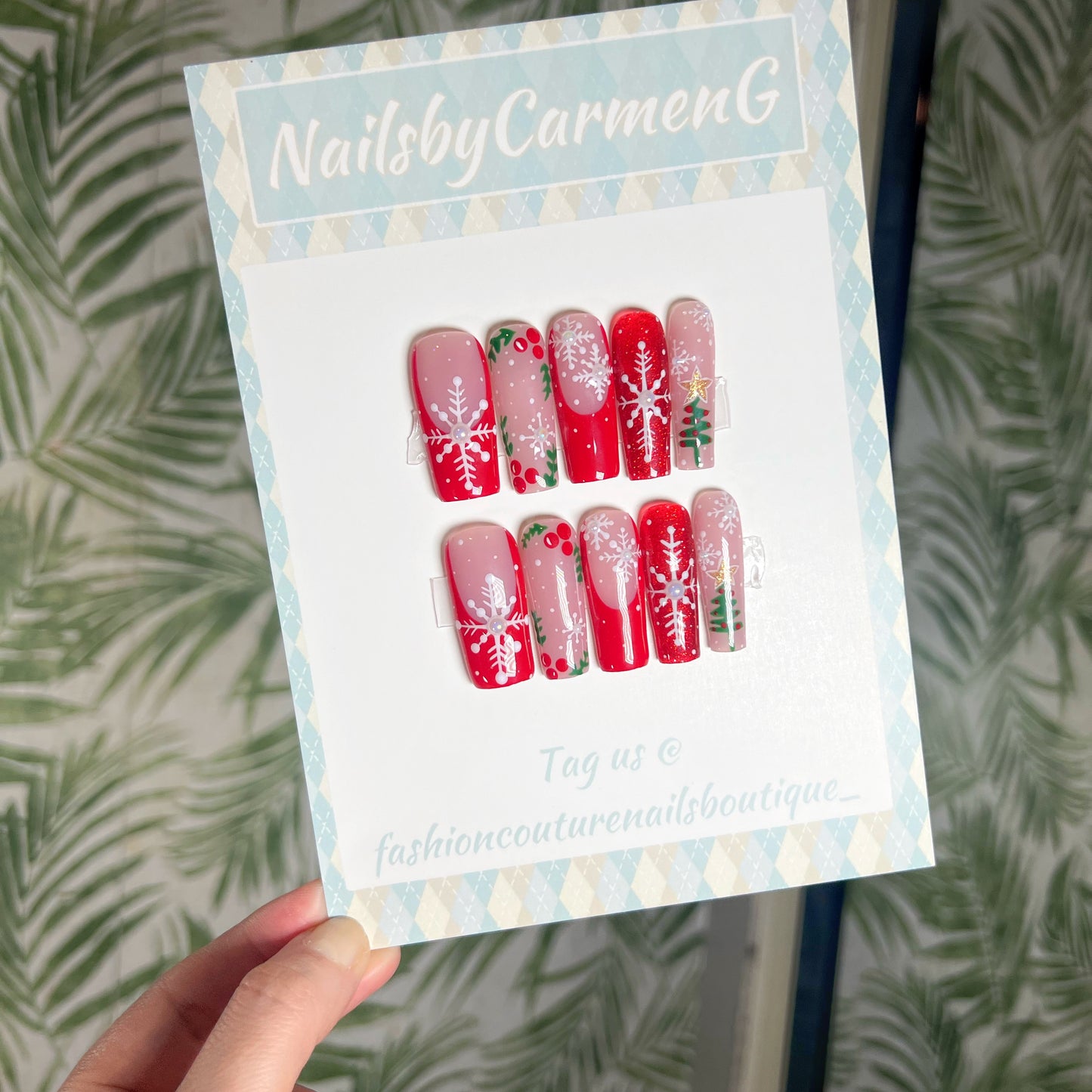 Mistletoe Christmas Press On Nails