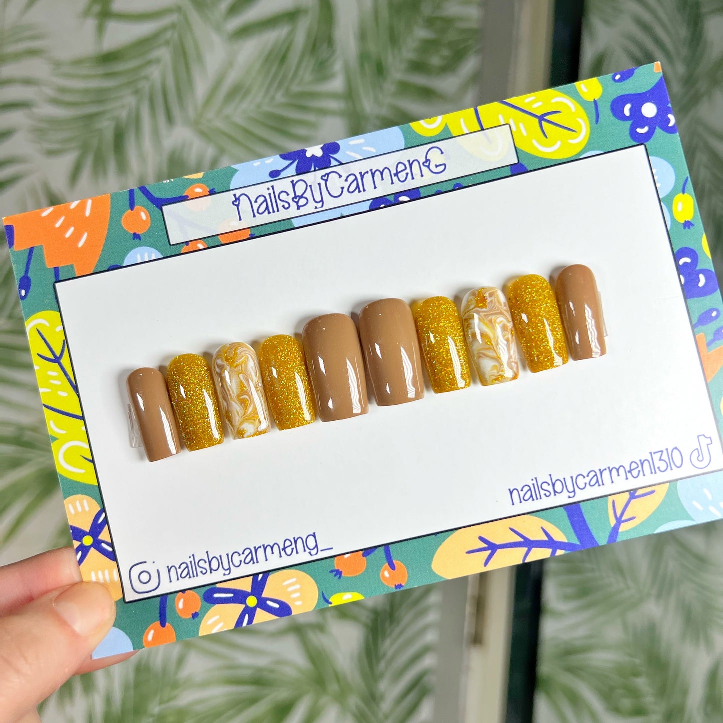 Gold Marble Press On Nails