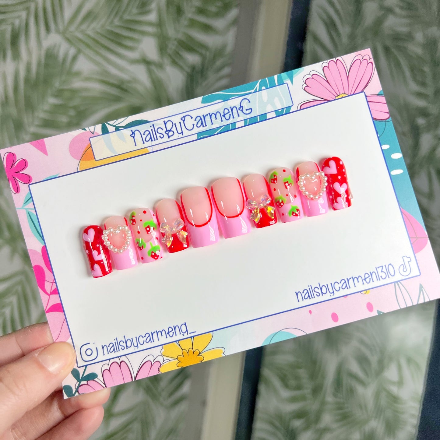 Strawberries, bows and hearts Acrylic Press on nails