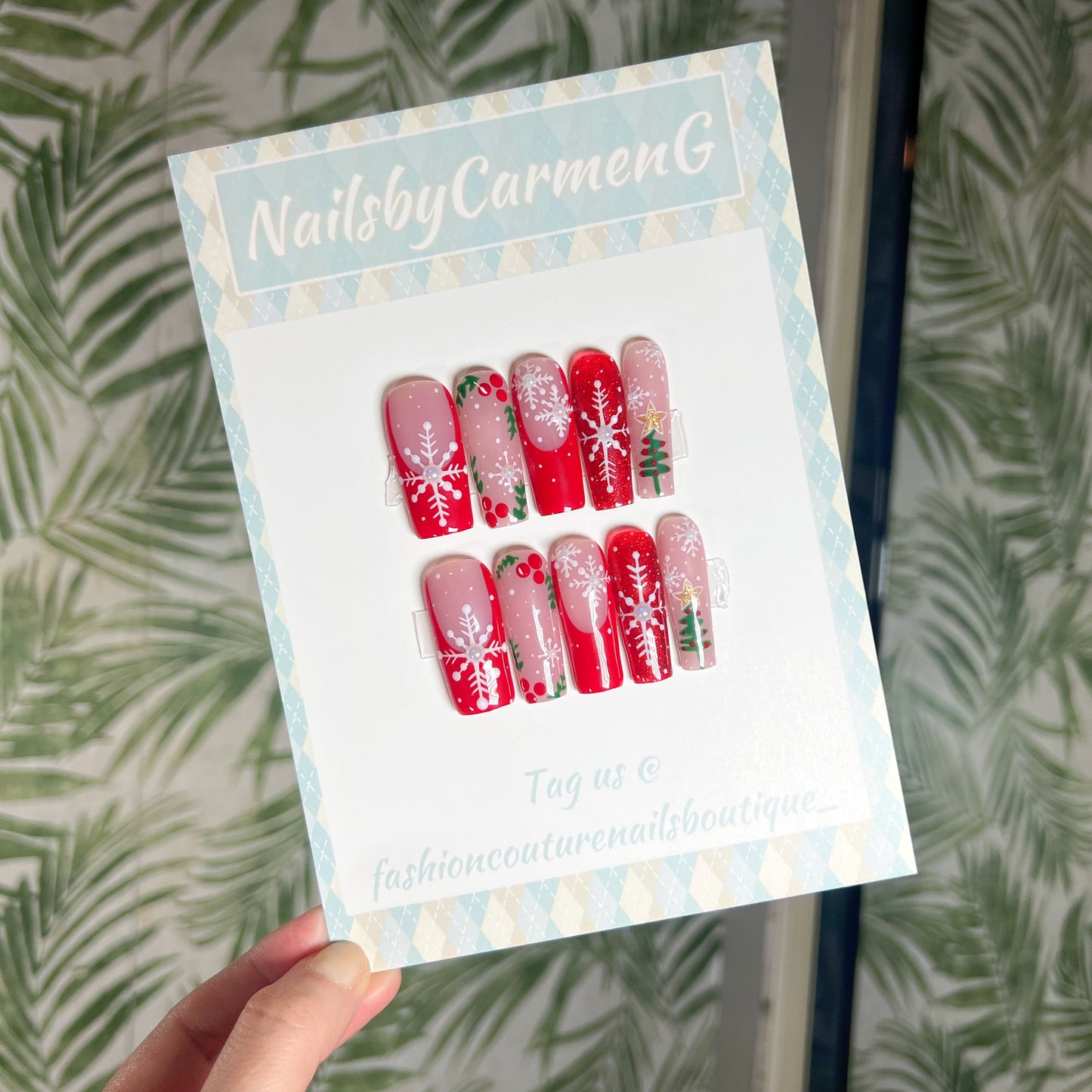 Mistletoe Christmas Press On Nails