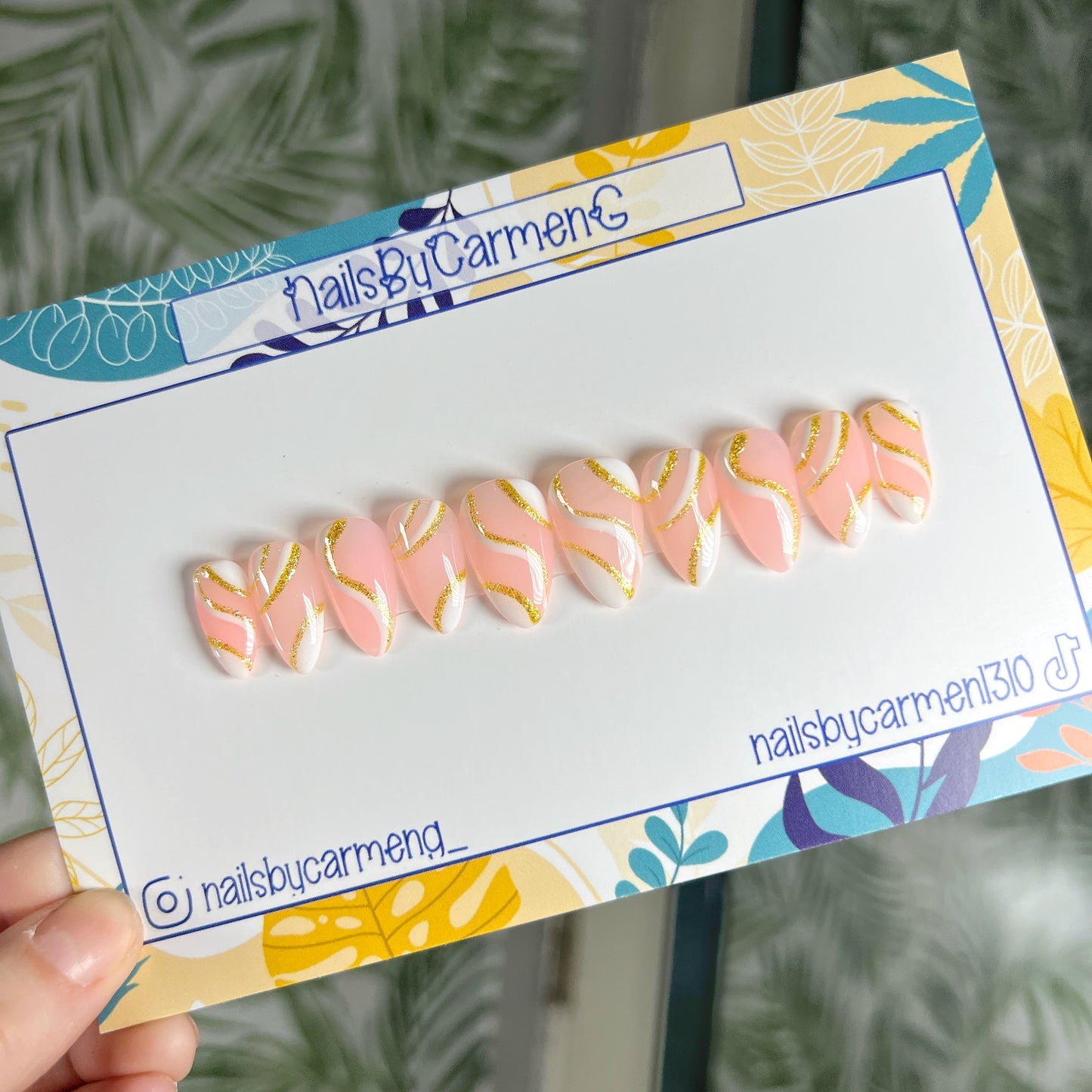 White & Gold Abstract Swirl Press On Nails