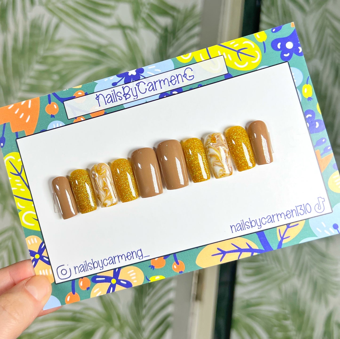 Gold Marble Press On Nails