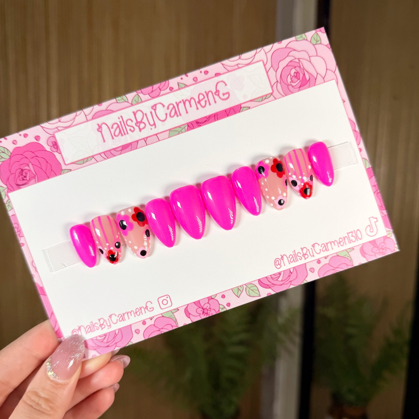 Hot pink flowers Acrylic Press on nails