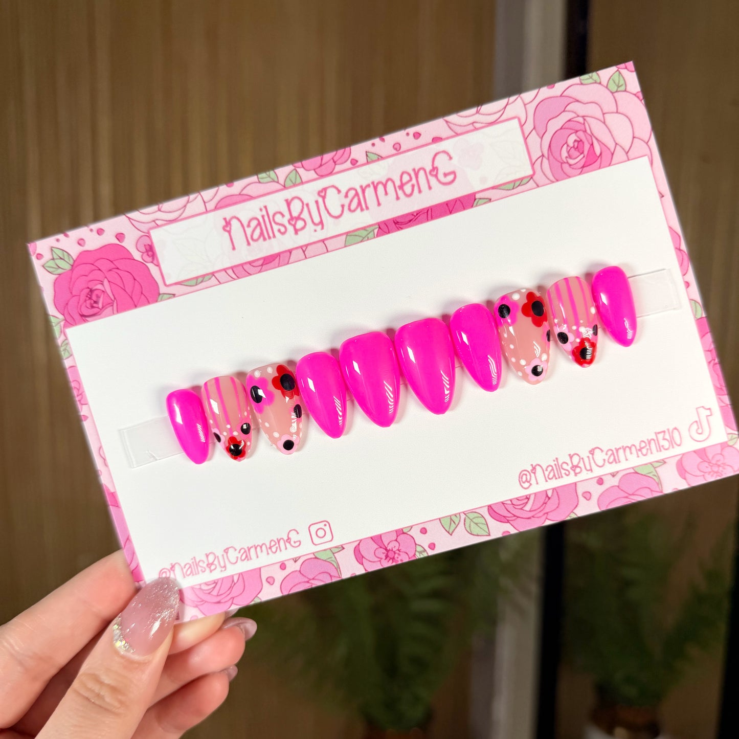 Hot pink flowers Acrylic Press on nails