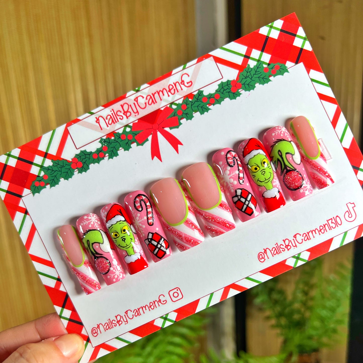Pink jolly Grinch Acrylic Press on nails