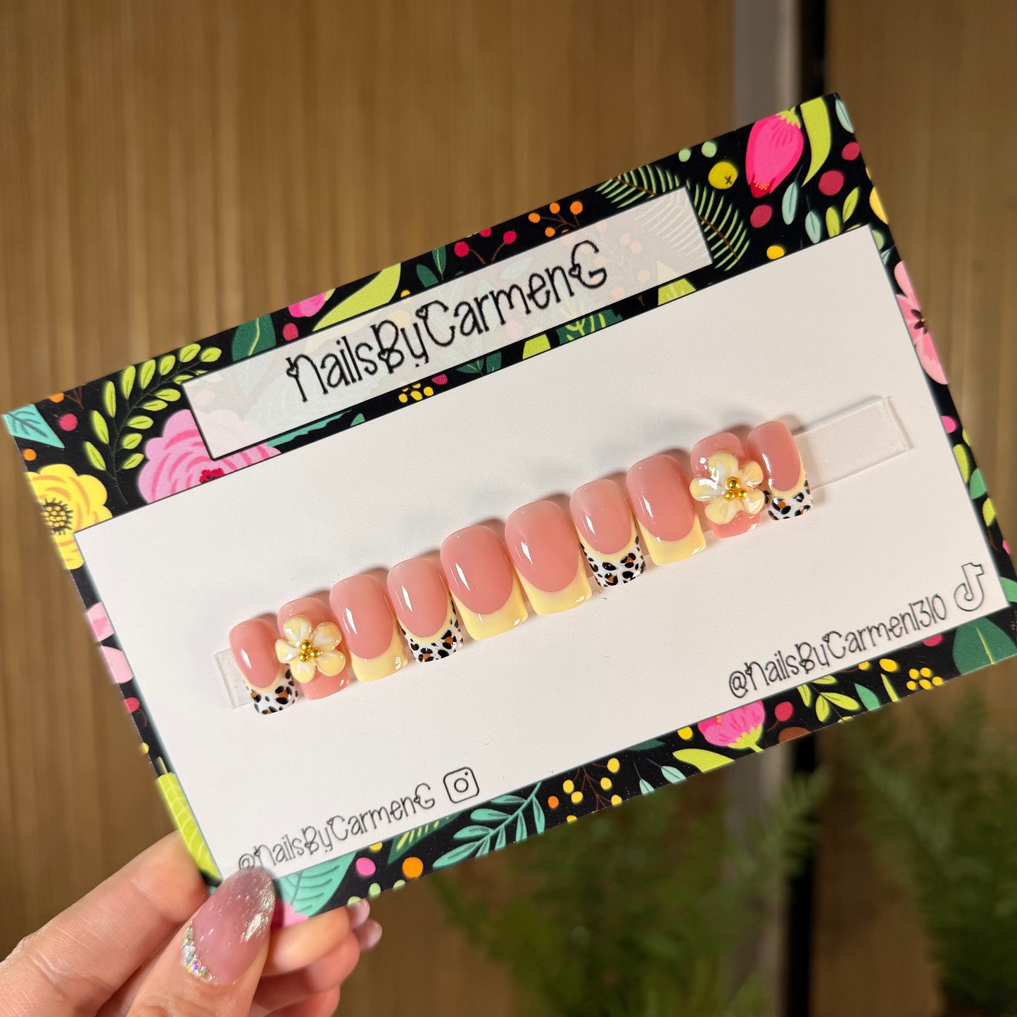 Yellow cheetah flowers Acrylic Press on nails