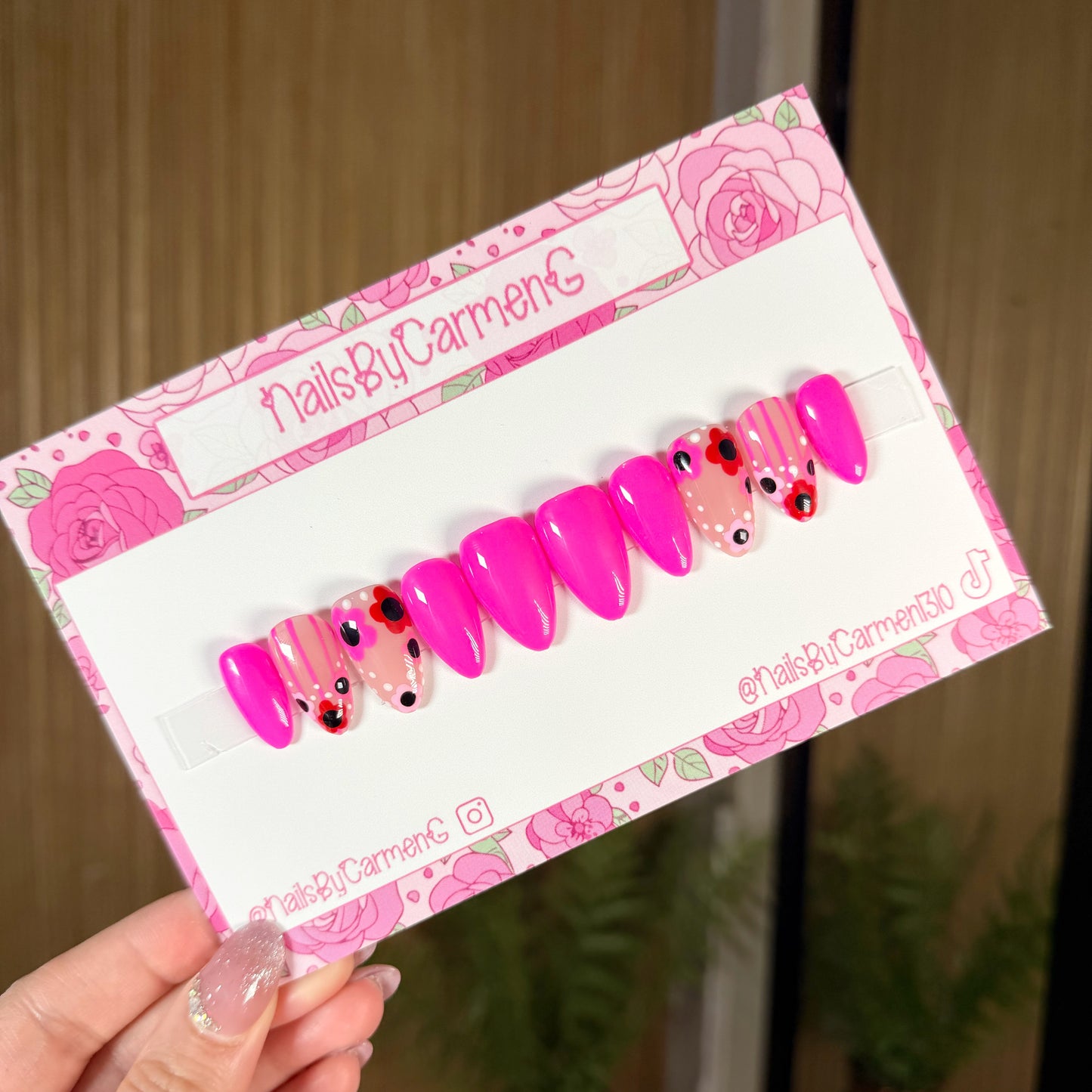 Hot pink flowers Acrylic Press on nails