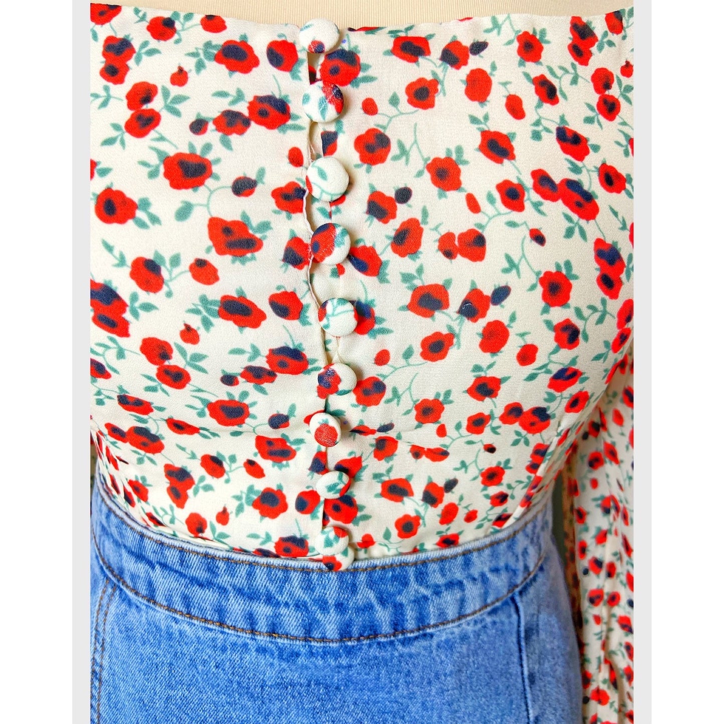 FLORAL PRINT BUTTON-FRONT TOP