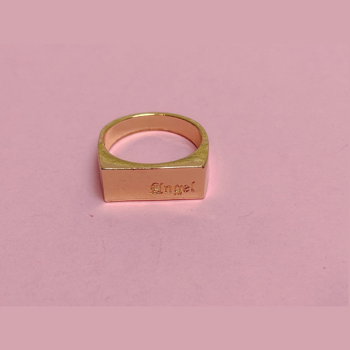 Gold engraved ring