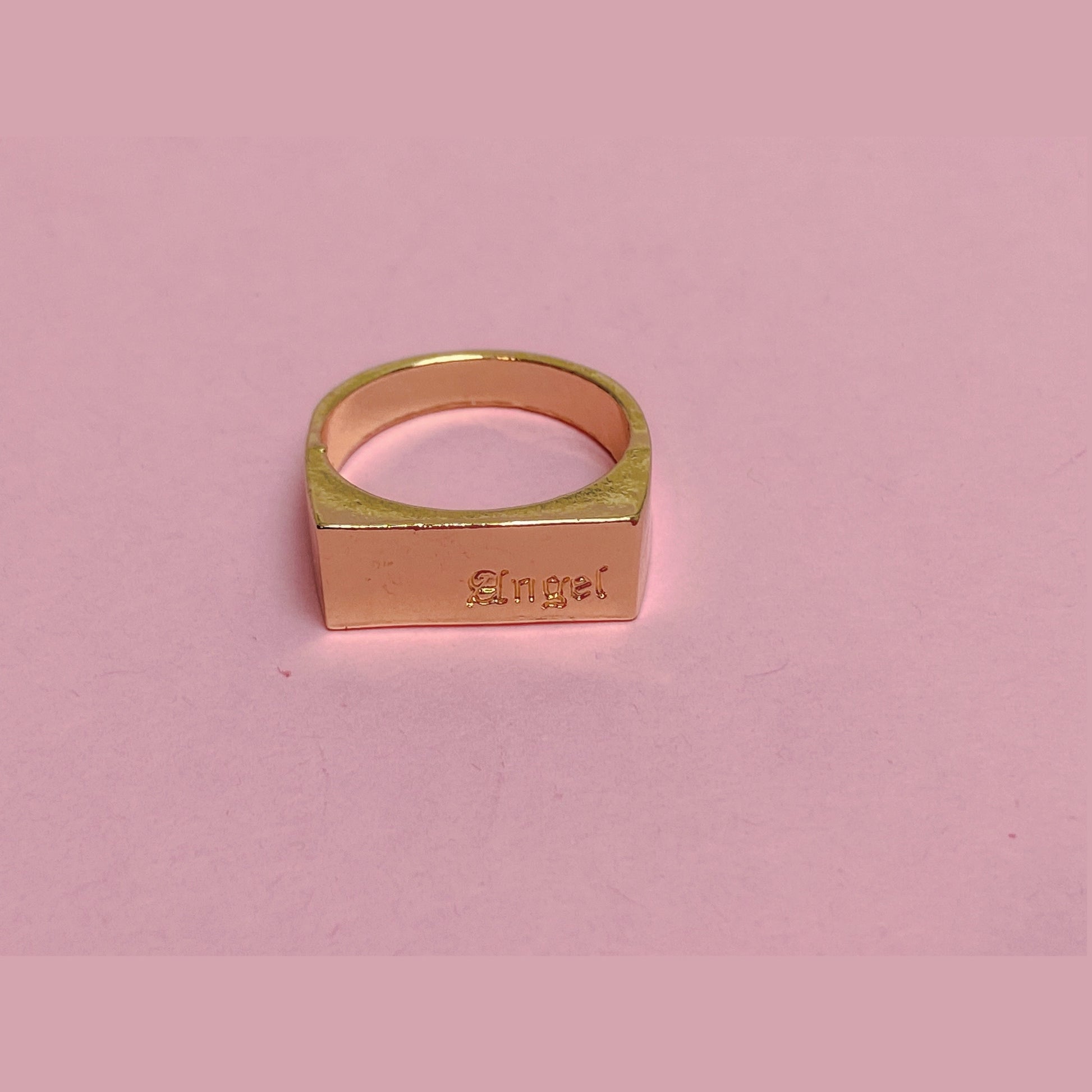 Gold engraved ring